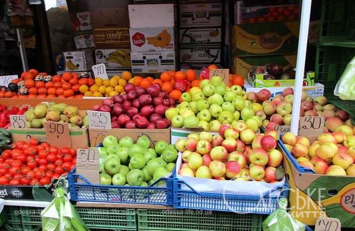 Березневий дощовий Привоз
