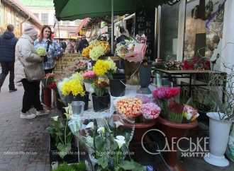 Цены на одесском Новом рынке 31 марта: «за цветами или клубникой?»