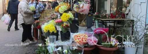 Ціни на одеському Новому ринку 31 березня: «за квітами чи полуницею?»