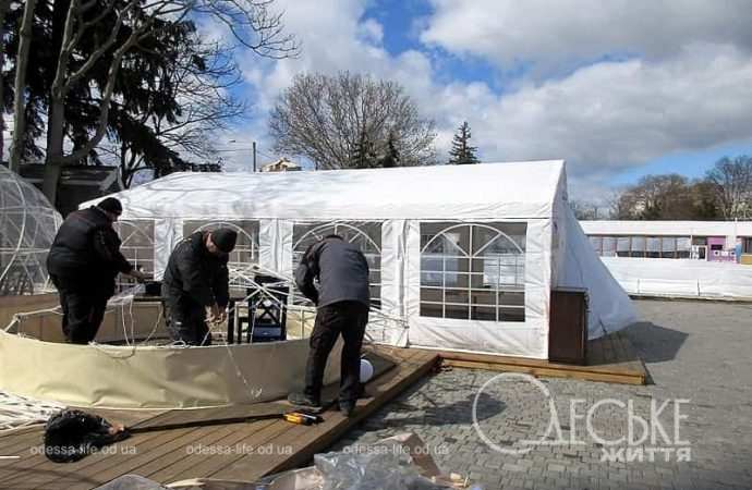 Одесский Дворец спорта после обстрела, наведение порядка