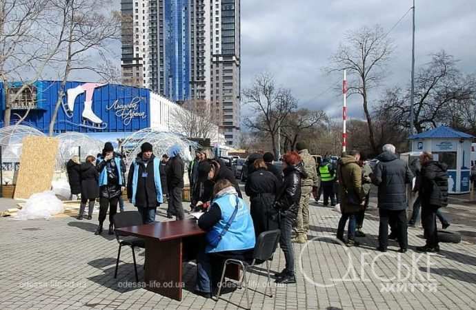 Одесский Дворец спорта после обстрела, помощь пострадавшим