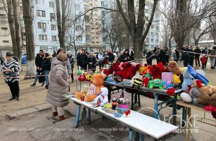 На месте трагедии в Одессе, день скорби
