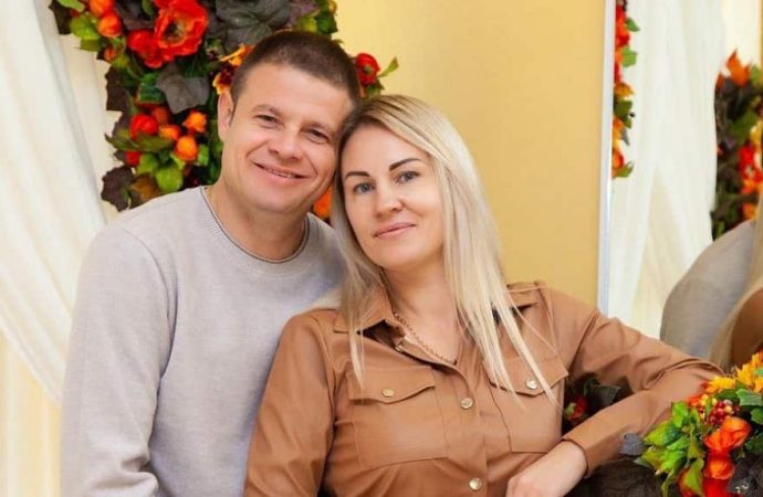Прилет «шахеда» в одесскую многоэтажку: погибла многодетная семья военнослужащих, двух детей еще ищут