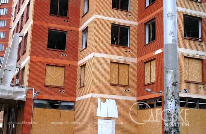 На проспекте Шевченко после прилета