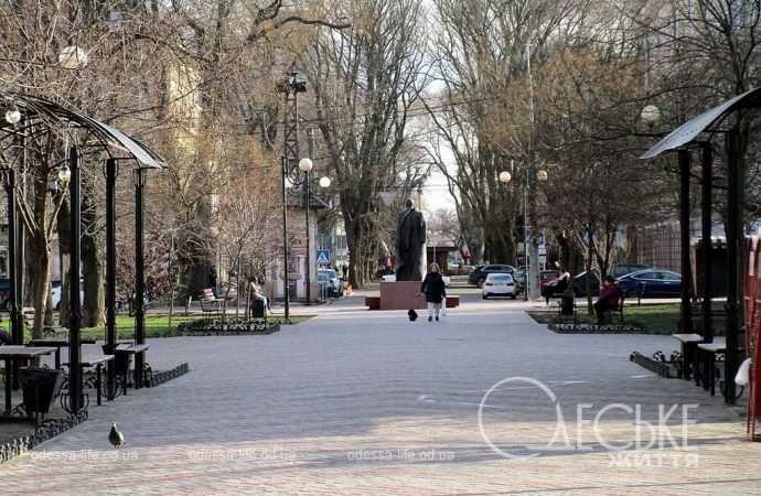 Этот исторический одесский проспект: солнечный день в марте