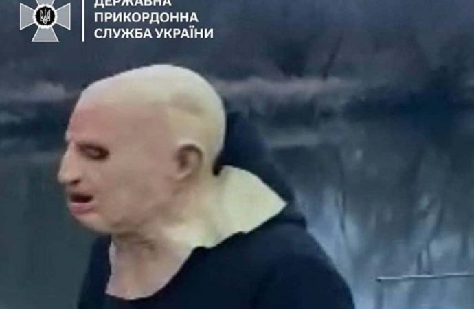 Одессит перевоплотился в чудовище, чтобы попасть в Молдову (видео)