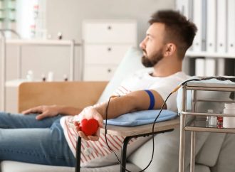 Одна здача крові рятує три життя: покрокова інструкція для тих, хто вирішив стати донором