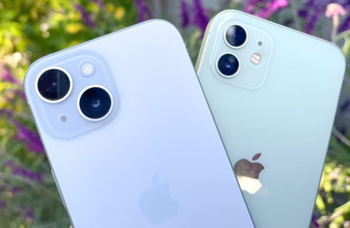 Який смартфон Apple купити: iPhone 15 сьогодні або iPhone 16 восени