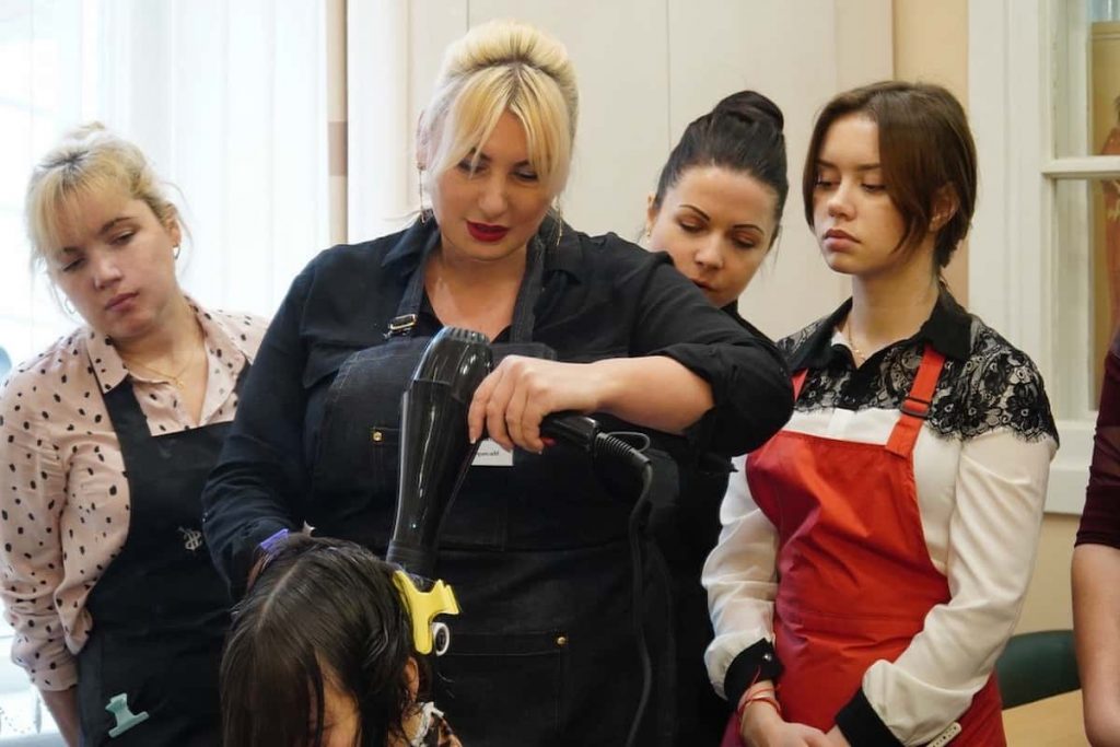 Учебный центр Люстдорф (Одесса): курсы парикмахеров