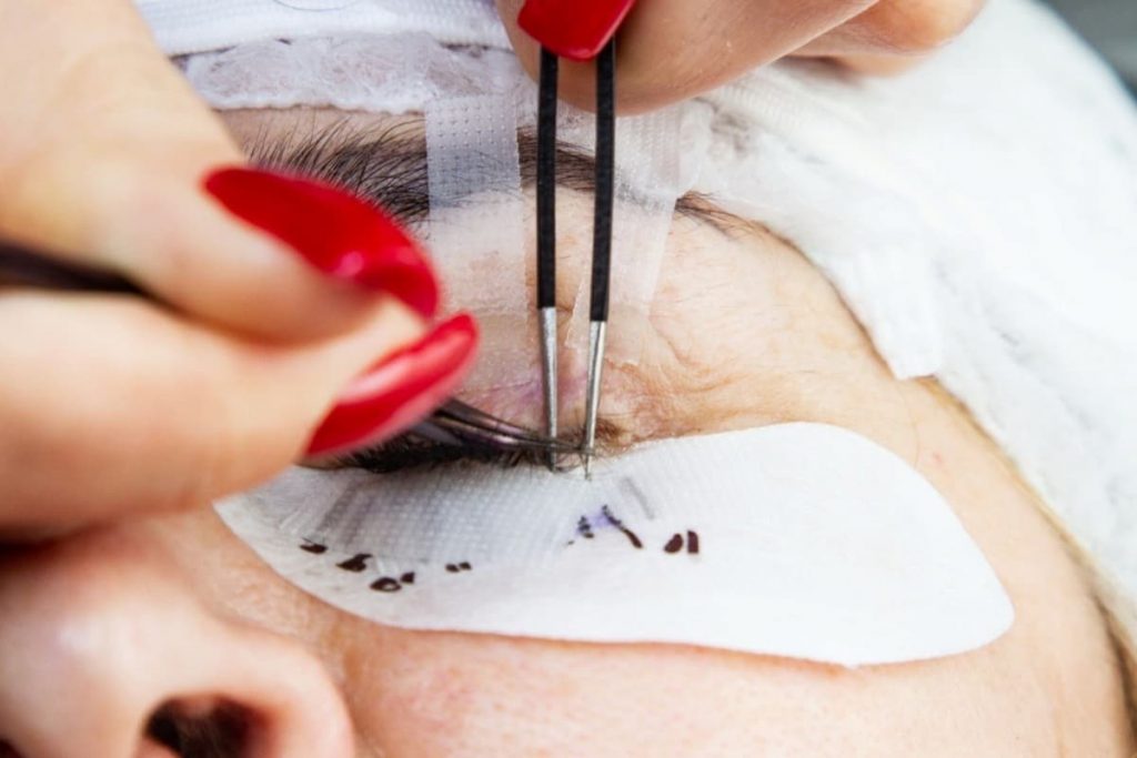 Чудо Ножницы: где в Одессе учат на лашмейкера