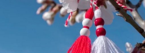 Мартеницы — что символизируют эти бело-красные весенние обереги