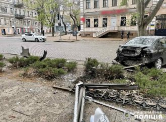 В Одессе «хюндай» сбил девочку на тротуаре: ребенок получил тяжелые травмы