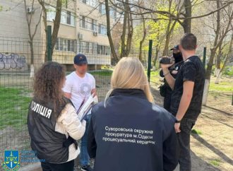 В Одесі затримали чиновника, який обклав даниною власника овочевих лотків (відео)