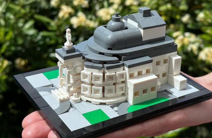 В Lego может появиться конструктор в виде одесской Оперы: как проголосовать