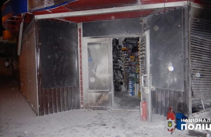 В Одесі намагалися спалити магазин з людиною: що загрожує паліям