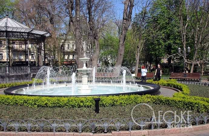 Апрель в Одессе, Горсад