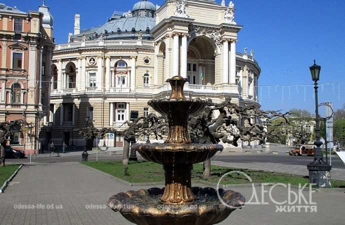 Апрель в Одессе, фонтан