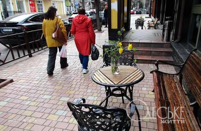Апрель в Одессе, прохожие