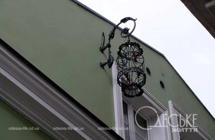 Апрель в Одессе, фонарь