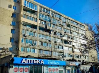 Наслідки ворожої атаки в Одесі: постраждали житлові будинки, Будинок садівника та ліцей (фото)