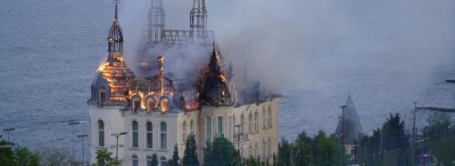Российская ракета попала в одесский монастырь: фото и видео последствий 