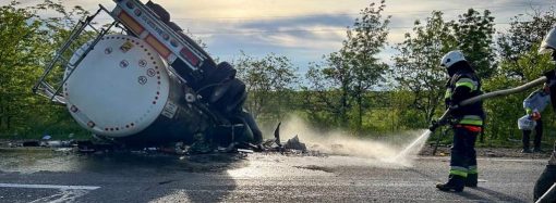 В жестком ДТП на трассе Одесса – Рени погиб водитель фуры