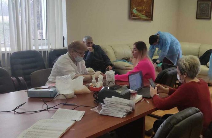 Специалисты «Инфоксводоканала» сдали кровь для защитников Украины