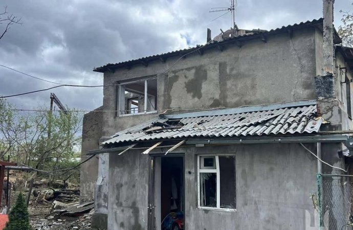 Рашисти обстріляли балістикою передмістя Одеси: які наслідки (фото)
