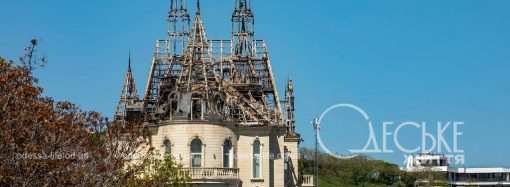 Як виглядають одеська набережна та «замок Гаррі Поттера» після ракетної атаки 29 квітня (фоторепортаж)