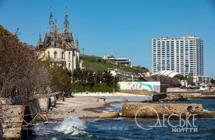 Набережная Одессы после обстрела, 30 апреля 2024