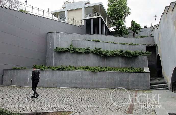 Греческий парк, лифт