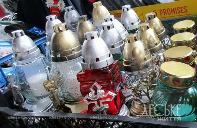 Одесса накануне Пасхи, лампадки