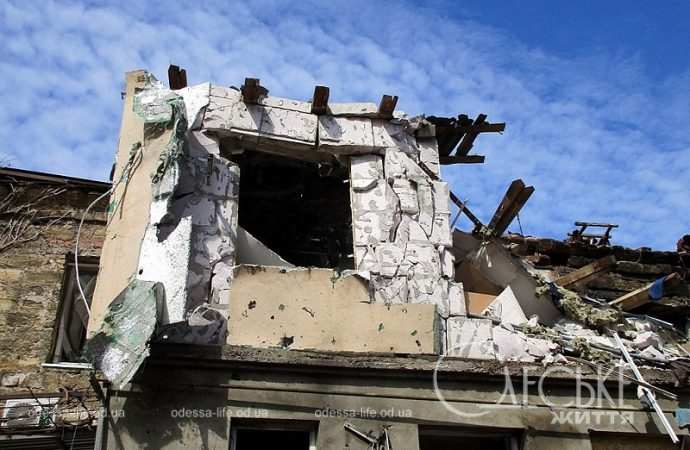 Пересыпь, 23 апреля 2024, выбитые окна