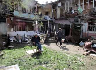 «Жах! Який жах!» у будинку на одеському Пересипу після нічної атаки рашистів (фоторепортаж)