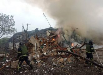Російська ракета зруйнувала приватні будинки в Одесі: є постраждалі (фото) (ОНОВЛЕНО)