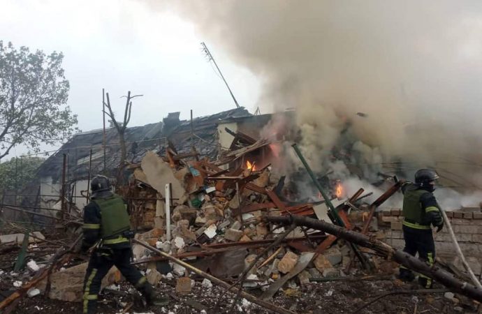 Российская ракета разрушила частные дома в Одессе: есть пострадавшие (фото) (ОБНОВЛЕНО)