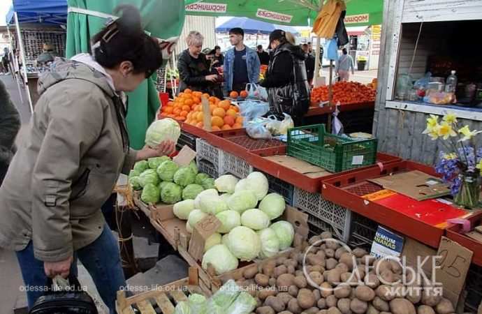 Покупатели на Привозе