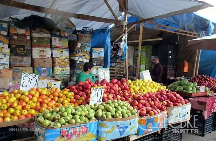 Одесский Привоз: ряды с фруктами
