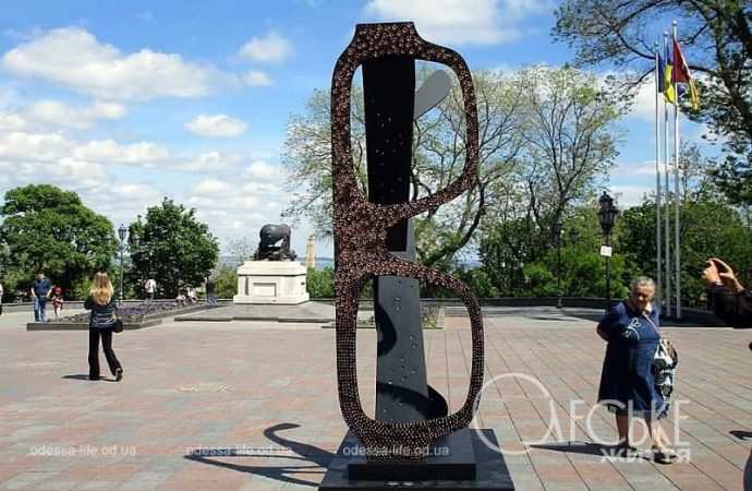 Скульптура "Прозрение" в Одессе