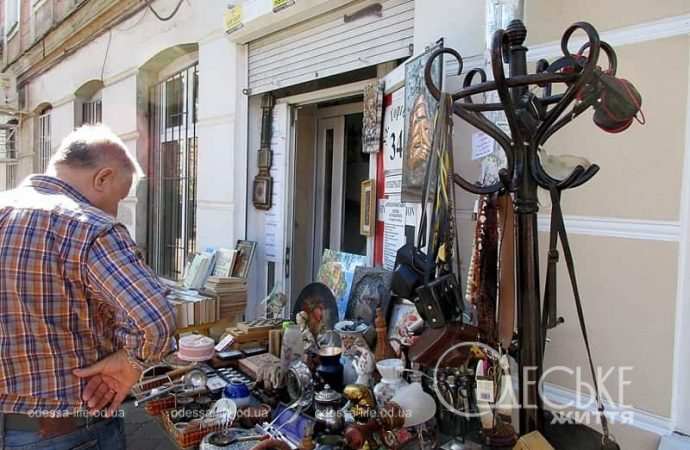 Филиал одесской Староконки: вешалка