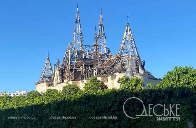 "Замок Гарри Поттера" после обстрела2