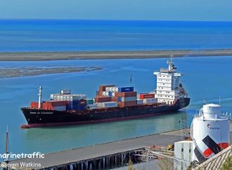 У порт Великої Одеси зайшов “справжній” контейнеровоз з Китаю