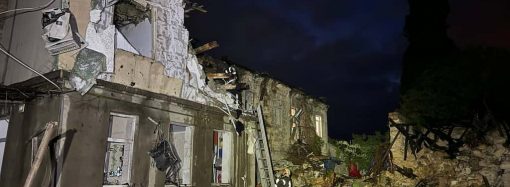 Унаслідок нічної атаки в Одесі зруйновано житлові будинки: є постраждалі (ОНОВЛЕНО)