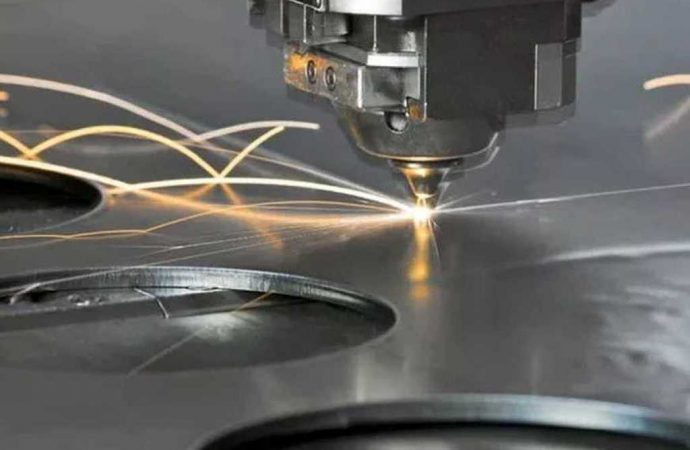 Лазерне різання металів: основні технології та їх застосування