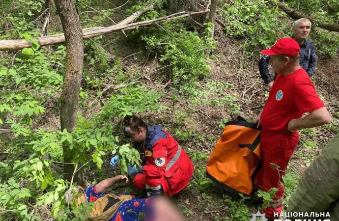 В Одеській області врятували бабусю, яка три дні тому пропала у лісі (відео)