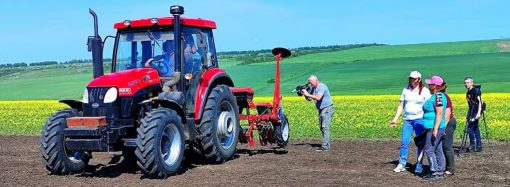 В Одеському регіоні засіяли перші експериментальні поля стратегічної культури