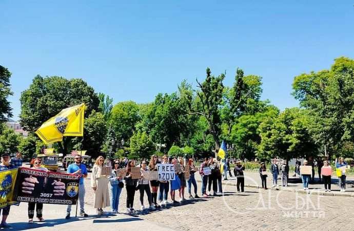 Акция в защиту военнопленных в Одессе13