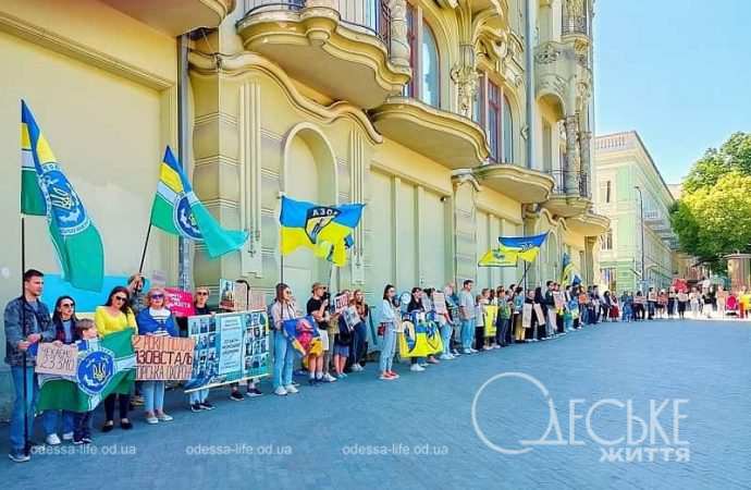 Акция в защиту военнопленных в Одессе8