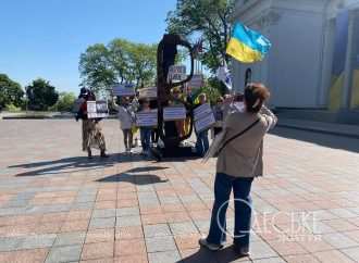 Кричать о помощи: о чем мечтает мама погибшего боевого парамедика (видео)