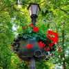 На одесских фонарях красуются цветочные вазы (фоторепортаж)